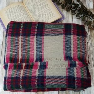 NWOT Plaid Blanket Scarf